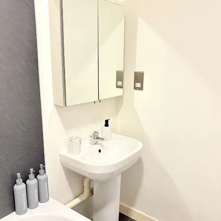 Centre Flat With View *