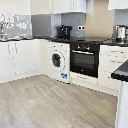 Centre Flat With View - Location - Walk To Everything Lejlighed