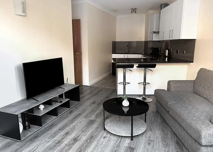 Centre With View - Walk To Everything