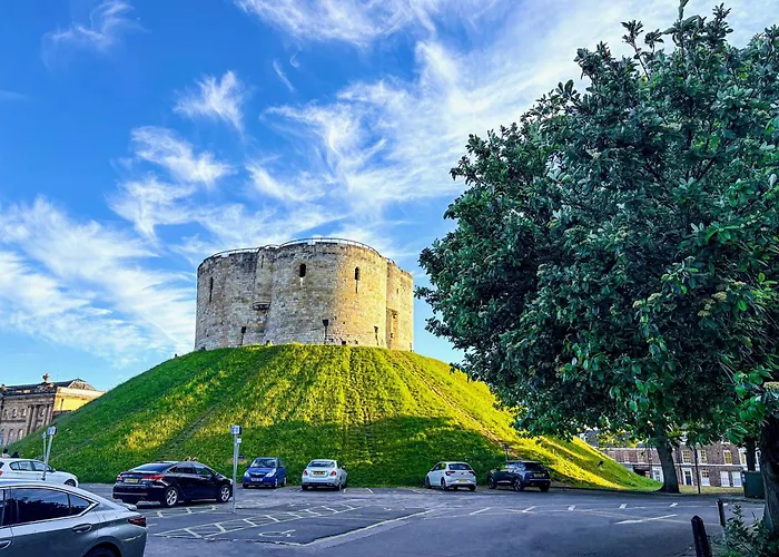 Centre With View - Walk To Everything