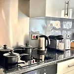 Centre With View - Walk To Everything Appartement York