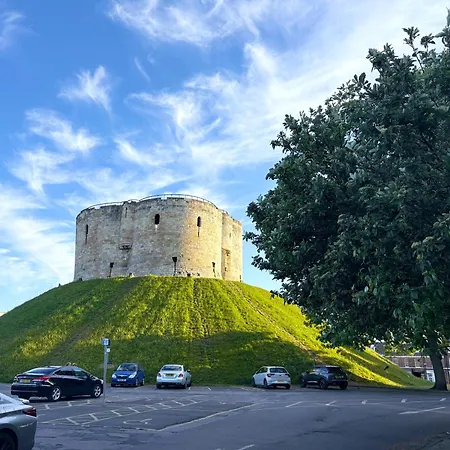 Centre Flat With View - Location - Walk To Everything Apartment York