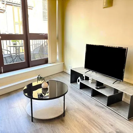 Centre Flat With View - Location - Walk To Everything Apartment *